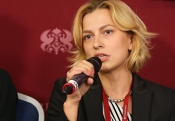 Директор БФ «Ренова» Ольга Башкирова приняла участие в сессии, посвященной новым технологиям в филантропии и социальном инвестировании, прошедшей в «Русском доме» в Давосе